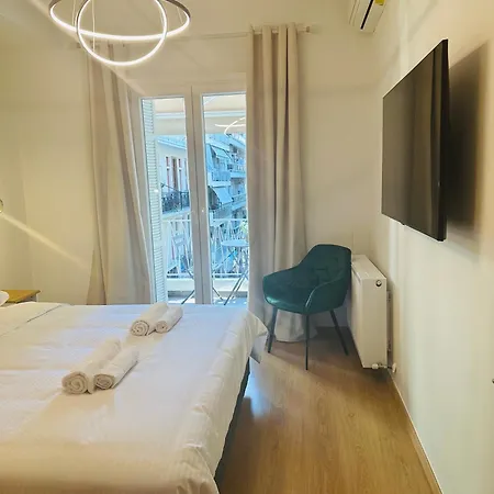 Aristotelous Square N.4 *