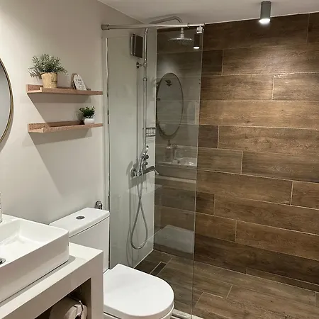 Aristotelous Square N.4 *